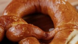 Legends Of The Mall (The Food That Built America)