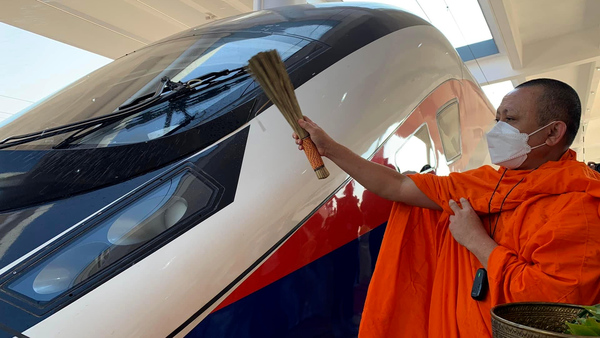 Buddhist ceremony launches China-Laos railway