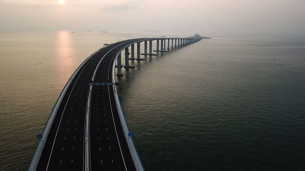 Hong Kong Mega Bridge to Mainland China Opens