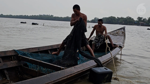 Myanmar’s “tiger-net” fishermen grapple with rising prices, declining fish stock