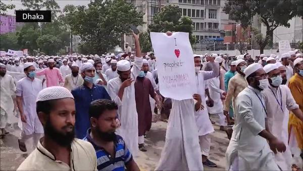 In Bangladesh, Anti-France Protests Get Bigger