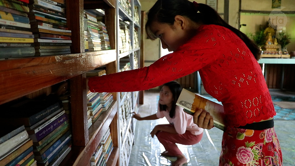 Teacher opens free library in tiny Myanmar village