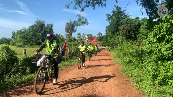 យុទ្ធនាការ​ជិះកង់​របស់​ក្រុម​អ្នក​ស្រឡាញ់​បរិស្ថាន​បាន ជាង​ ៣០០ គីឡូម៉ែត្រ