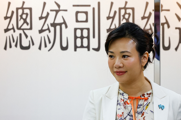 专访台湾民众党副总统候选人吴欣盈