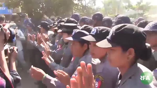 Myanmar Students, Police in Standoff Outside Yangon