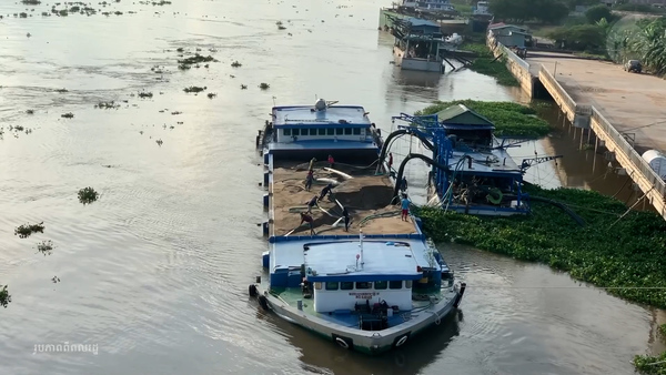 រដ្ឋាភិបាលបន្តគ្រប់គ្រងរ៉ែខ្សាច់ដោយខ្វះតម្លាភាព