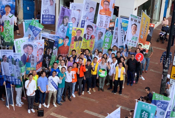 【九合一選舉】觀戰憶起3年前區議會大勝　港前區議員：嚮往台灣民主選舉