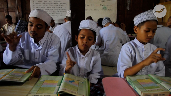 Signing the Koran: Inside Indonesia's Islamic boarding school for the deaf