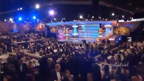 Thumbnail for Srk Presenting Slumdog Millionaire at Golden Globe Awards-RM1Uv7DUEWw