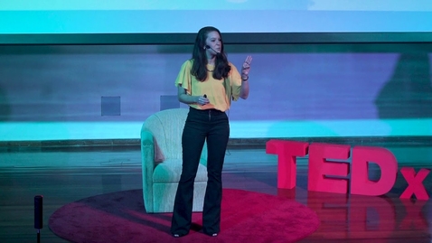 Thumbnail for entry Acredite em você! Levantar-se só é o primeiro passo da transformação | Luanna Parreira | TEDxUFABC