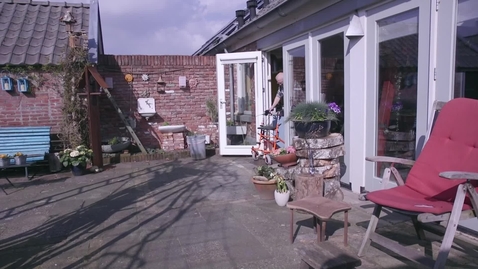 Thumbnail for Naar buiten lopen