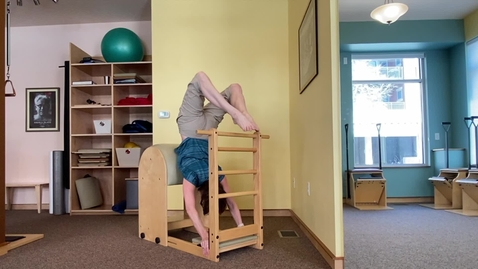 Thumbnail for Handstand with arch