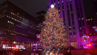 Der Weltberuhmte Weihnachtsbaum In New York Ist 23 Meter Hoch 50 000 Lichter Brennen Ausland Aargauer Zeitung