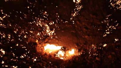 Per Autostopp Um Die Welt Woche 23 Das Tor Zu Holle In Turkmenistan Lodert Seit 1971 Video Aargauer Zeitung