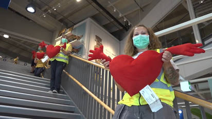 Ikea Kunden Standen Bereits Zwei Stunden Vor Wiedereroffnung