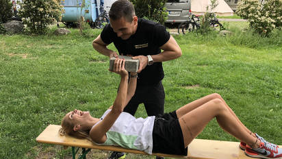 Fitness Fur Zuhause Sexy Dekollete Dank Drei Ubungen Gesundheit