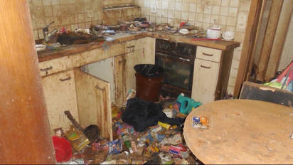 Es Stinkt Bis Zum Trottoir Das Haus Der Messie Frau Wird