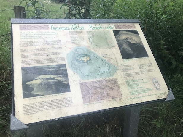 Figure 1. Placard at the base of Dunsinane Hill. Perth and Kinross Heritage Trust. Photograph by Kathryn Vomero Santos.