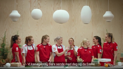Thumbnail for Julepostverksted med håndballjentene