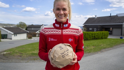 Thumbnail for Se Veronica Kristiansen overraske heldig Reistad-spiller