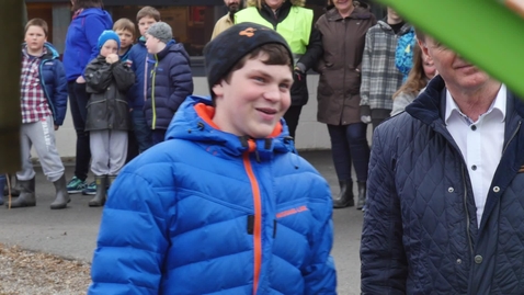 Thumbnail for Overlevering av sykkel til elev ved Bangsund skole