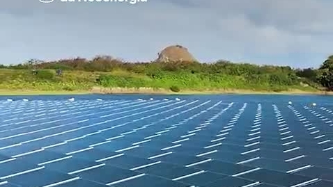 Miniatura para La primera planta solar flotante de la isla paradisiaca de Fernando Noronha