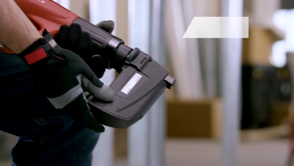 Product video of Hilti's digitally-enabled, fully automatic powder-actuated tool DX 5 in English