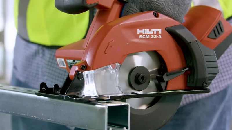 Product video of Hilti's SCM 22-A circular saw