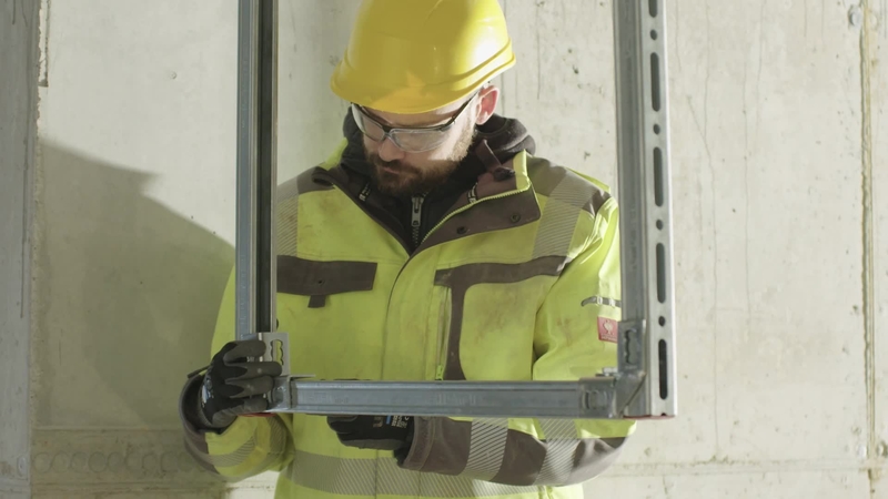04 Propagační video o tlačítku MQN-C jako součást spuštění projektu Instalace další úrovně.