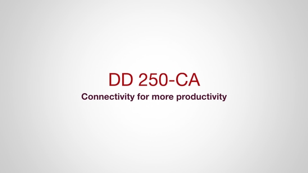 DD 250-CA je masivní diamantový vrtací systém s automatickým posuvem