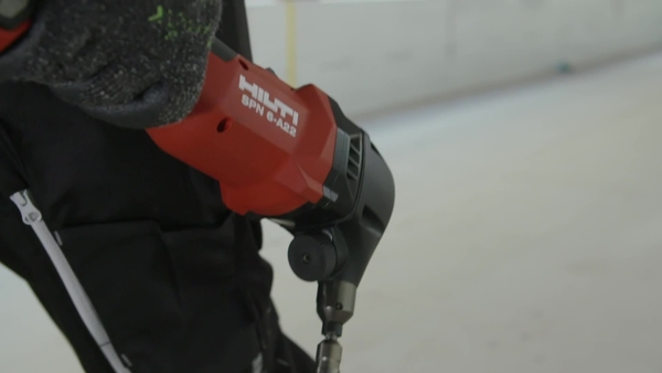Film wideo prezentujący propozycję wartości nowych nożyc do cięcia blach Hilti.