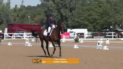 Piggy March & VANIR KAMIRA