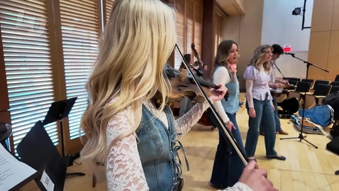 Thumbnail for E41 worships with Bluegrass music