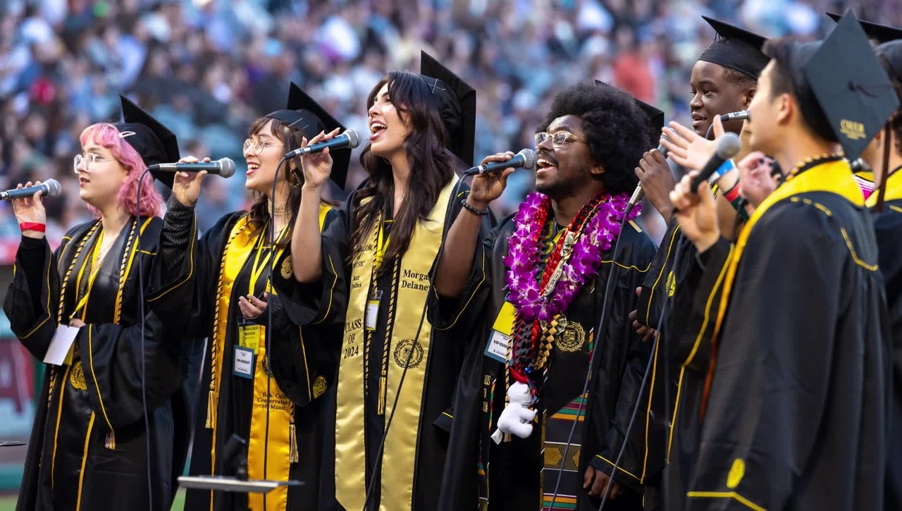CSULB 2024 Commencement _Photo of Grads Singing