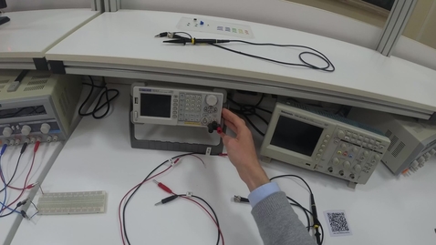 Miniatura para Laboratorio de Electrónica Digital - EPS - Vídeo 4 - Encendido del generador de señales y del osciloscopio