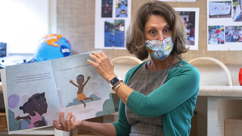 Thumbnail for entry First Lady Pamela Northam visits Child Development Center for Learning and Research