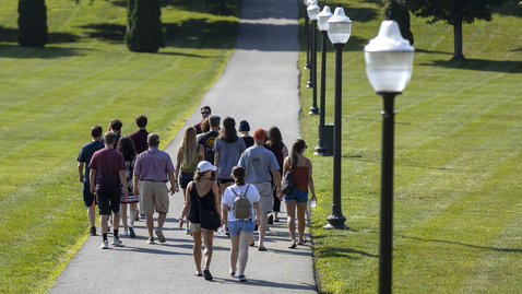 Thumbnail for entry Hokie Ambassadors add personal touch to campus tours
