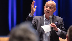 Go to Economic and social theorist Jeremy Rifkin speaks to crowd at Moss Arts Center with duration: 2 minutes, 0 seconds