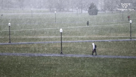 Thumbnail for entry Snow shower graces Blacksburg campus