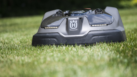 Thumbnail for entry Hahn Horticulture Garden Adds Robotic Lawnmower