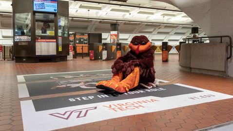 Thumbnail for entry HokieBird heads to D.C. on business, runs into fellow Hokies