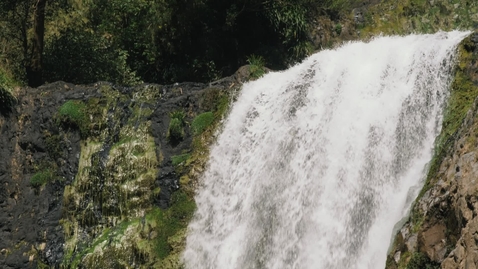 Miniatura para waterfall-landscape-572