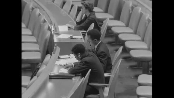 925th Plenary Meeting of General Assembly: 15th Session