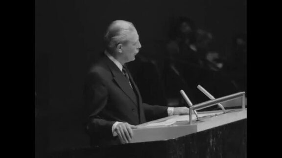 877th Plenary Meeting of General Assembly: 15th Session - Part 2