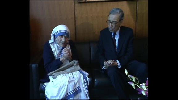 Photo opportunity: Mother Teresa and Secretary-General 16 June 1995