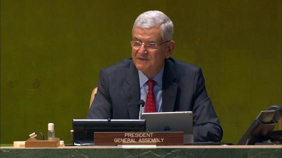 فولكان بوزكير (رئيس الجمعية العامة) في اللجنة الأولى ، الجلسة الثانية - الجمعية العامة ، الدورة الخامسة والسبعون