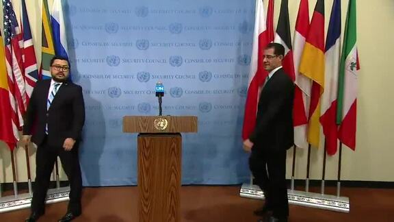 U.S. Secretary of Health and Human Services Briefs Press