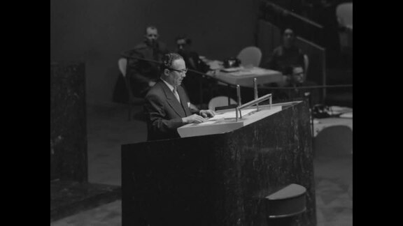 563rd Plenary Meeting of General Assembly: First Emergency Special Session - Part 4