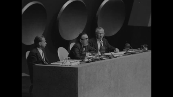 432nd Plenary Meeting of General Assembly: 8th Session - Part 4