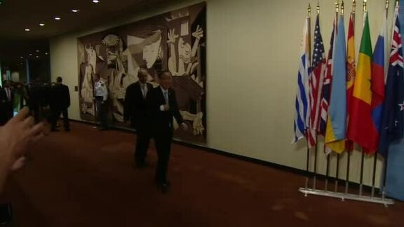 Secretary General Briefs Press on Paris Agreement